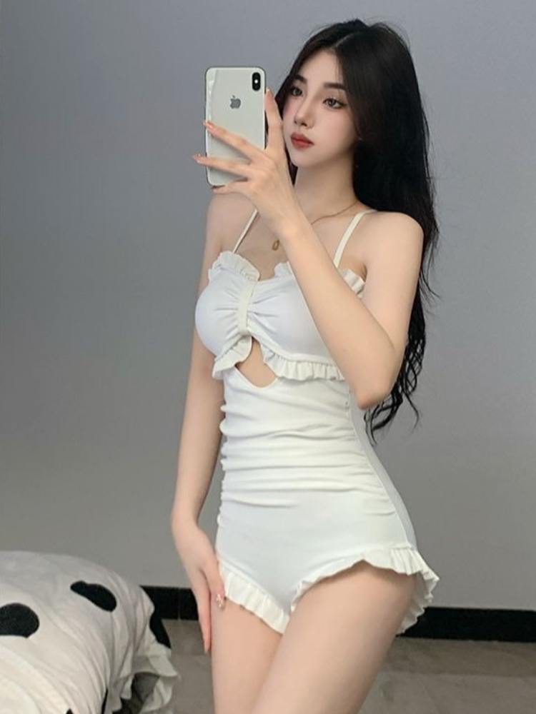 ชุดว่ายน้ำสตรีแบบสุภาพ โรแมนติ - Swimwear บทวิจารณ์และราคา
